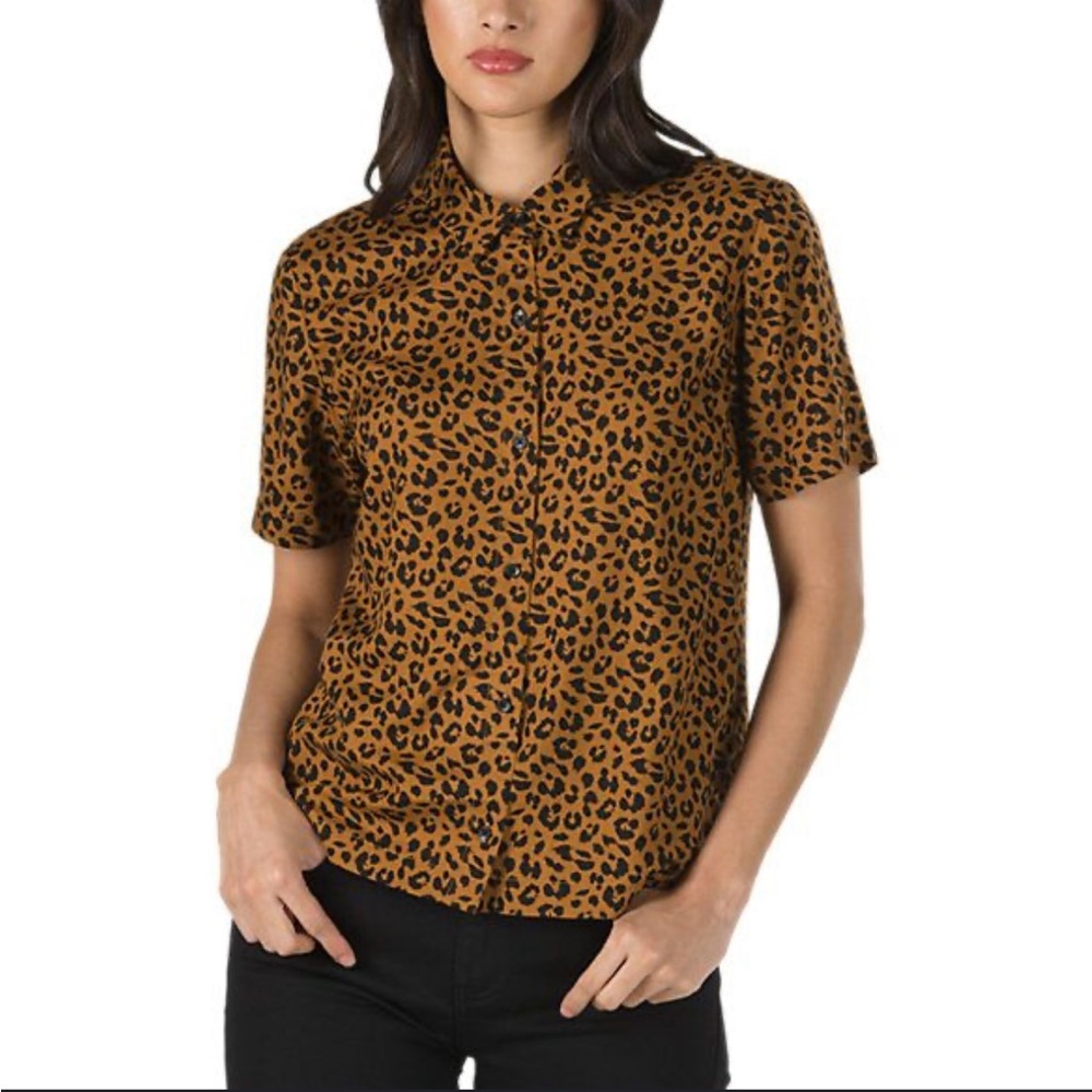 Vans Leopard 🐆 ♥️Button Down Short Sleeve Shirt